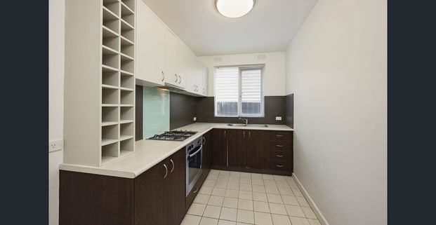 Position, Presentation, Price, Free Water - Perfect - Photo 1