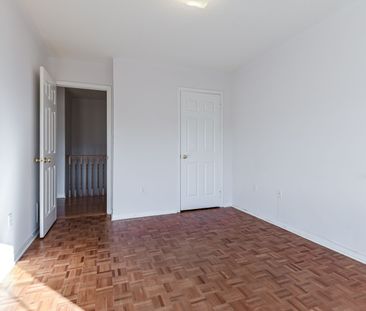 For Lease - 45 Waterton Crescent, Richmond Hill, Ontario - Photo 2