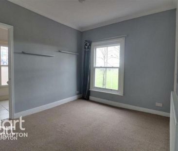 3 bedroom maisonette to rent - Photo 3