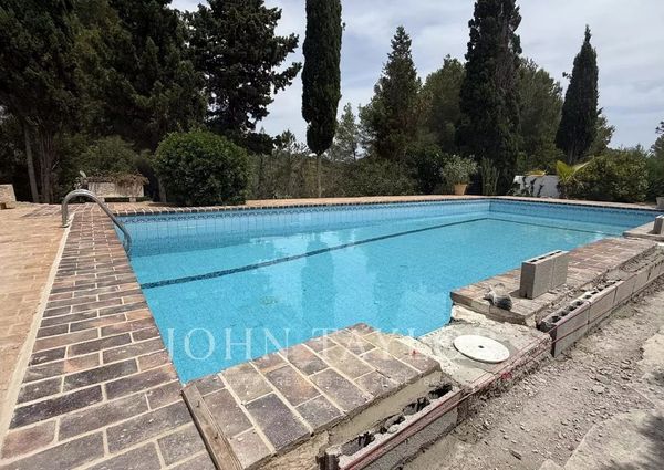 Cala Llonga, Balearic Islands 07849