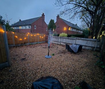 2 Bed Flat, St. Michael's Close, N3 - Photo 1