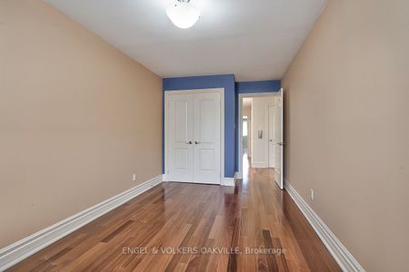 Townhouse For Lease | W7048962 - Photo 4