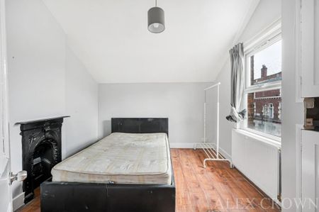 4 bedroom terraced house to rent - Photo 5