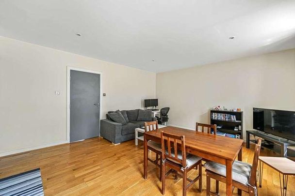 Pembroke, Kensington, London, W8 - Photo 1