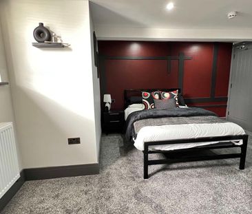 Stunning 6 Bed HMO in the heart of Harehills! Room 5 - Photo 6