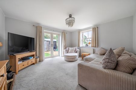 5 bedroom detached house to rent - Photo 3