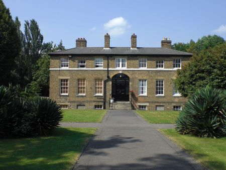 Price £1,700 pcm - Available 24/01/2026 - Part Furnished - Photo 5