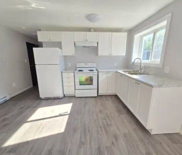 SPACIOUS 1 bdrm Home in Quiet Building! | 289 Cordova Road, Oshawa - Photo 1