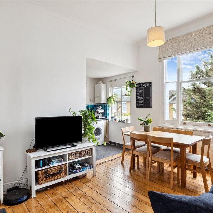 2 bedroom flat to rent - Photo 1