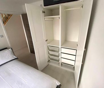 Room in a Shared Flat, Lower Road -, SE16 - Photo 1