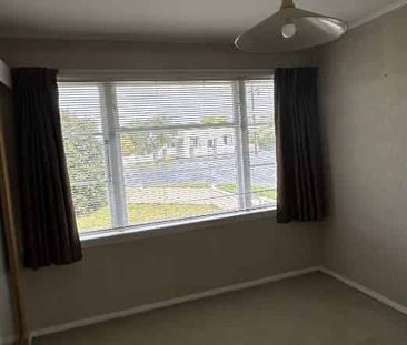 Spacious Family Home in Solway Area - Photo 1