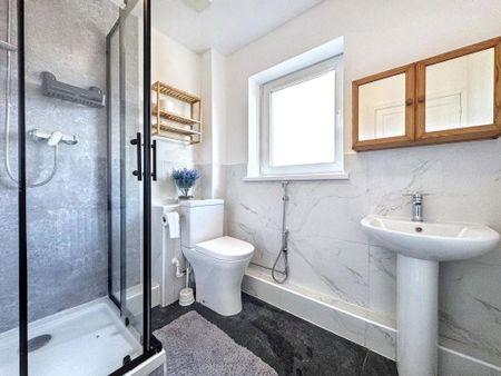 Eastcombe Close, The Cotswolds, Boldon Colliery, Tyne and Wear, NE35 9HB - Photo 3