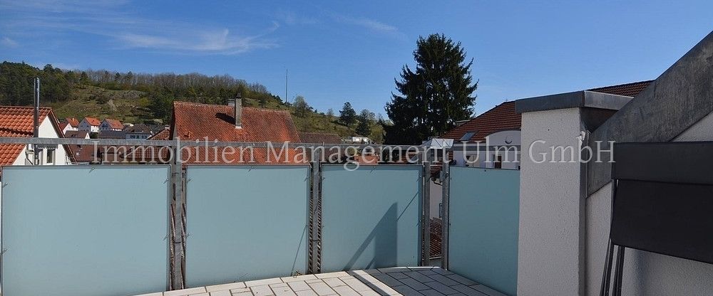 Wunderschöne 3-Zimmer-Maisonette-Wohnung mit TG-Stellplatz und Balkon! - Photo 1