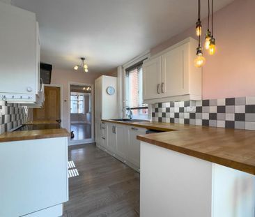 2 bedroom terraced house to rent - Photo 1