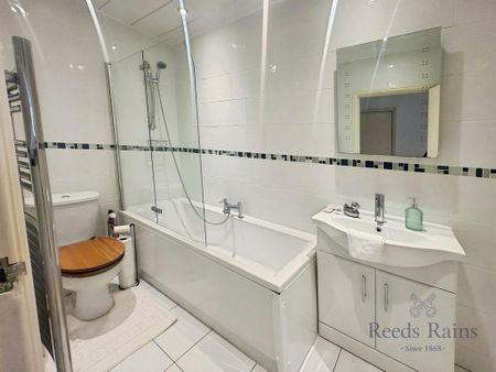 2 bedroom apartment to rent - Photo 3