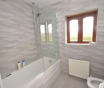 3 bedroom end of terrace house to rent - Photo 6