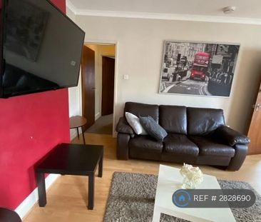 3 bedroom flat to rent - Photo 1