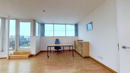 2 bedroom penthouse to rent - Photo 3