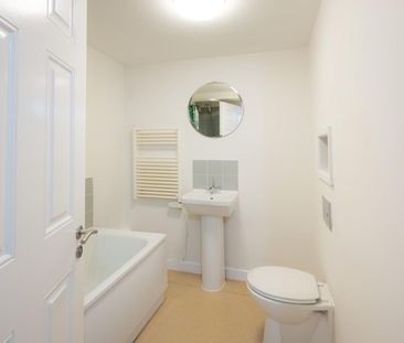 1 Bed Flat - Photo 4