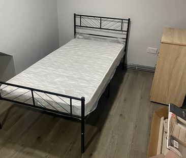 Room in a Shared House, Haverstock Road, BS4 - Photo 2