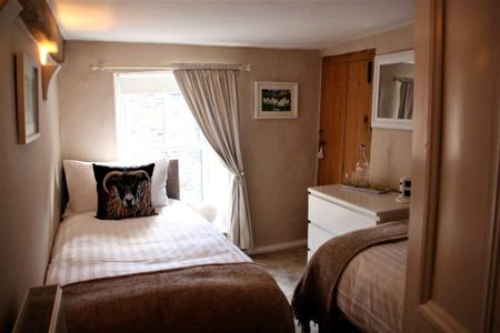 2 bedroom terraced house to rent - Photo 2