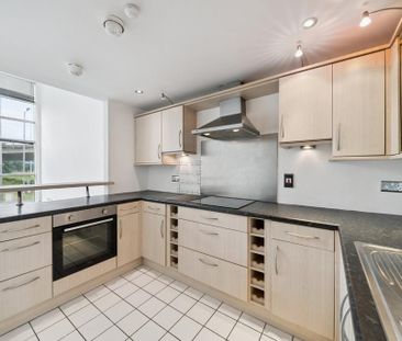 3 bedroom flat to rent - Photo 6