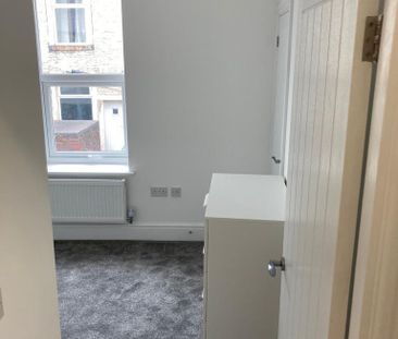 2 bed end of terrace house to rent in Grange Street, Burnley, BB11 - Photo 2