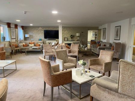 2 bedroom retirement property to rent - Photo 3