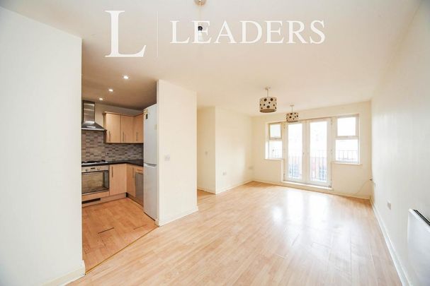 2 bedroom flat to rent - Photo 1