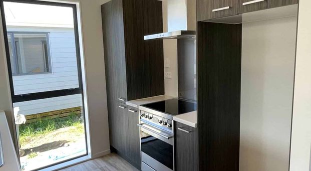 Neat and Tidy - Photo 1