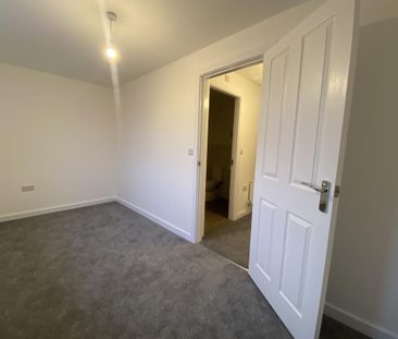 2 bedroom property to rent - Photo 4