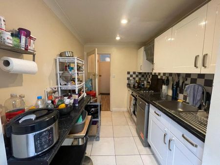 1 bedroom flat to rent - Photo 5