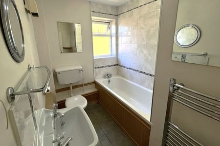 Plantation Road, Amersham, Buckinghamshire,HP6 - Photo 5