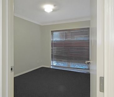 Spacious 2-Bedroom Unit in Onehunga - Photo 6