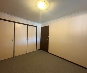 TWO BEDROOM UNIT CLOSE TO SHOPS - Photo 5