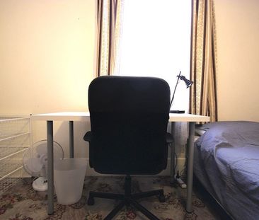 7-bedroom shared house / townhouse, Henley Street - Photo 4