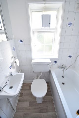 Room in a Shared House, Westway, W12 - Photo 2