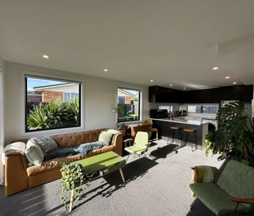 A stylish and sunny townhouse! - Photo 6