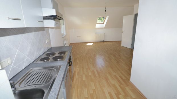 Stadtrand-Lage im Grünen: nette 2 Zimmer Wohnung mit Terrasse + Gartenanteil, Parkplatz - Foto 1