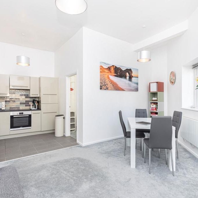 2 bedroom ground floor flat to rent - Photo 1