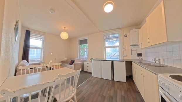 4 bedroom maisonette to rent - Photo 1