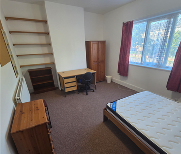 5 Bed Student Accommodation - Photo 4