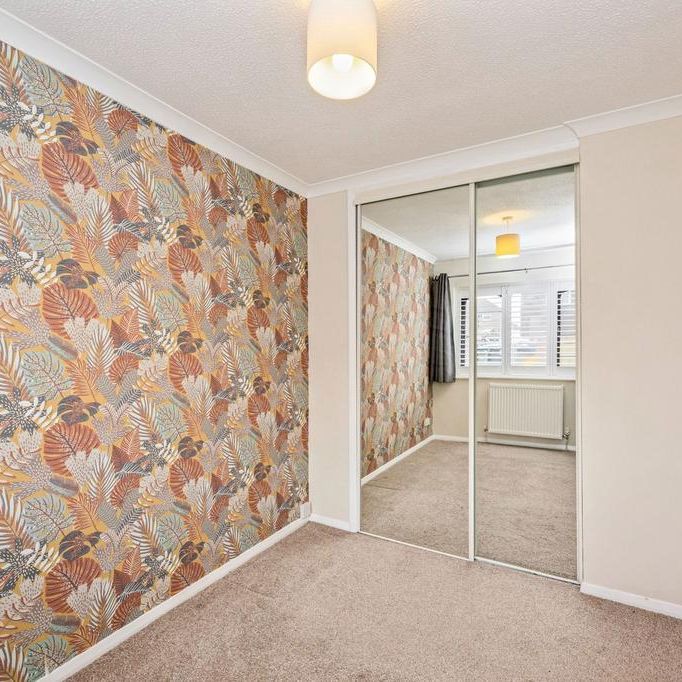 1 bedroom ground floor flat to rent - Photo 1