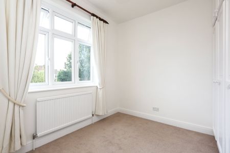 5 bedroom semi-detached house to rent - Photo 3