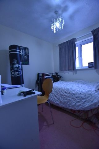 3 bedroom end of terrace house to rent - Photo 4