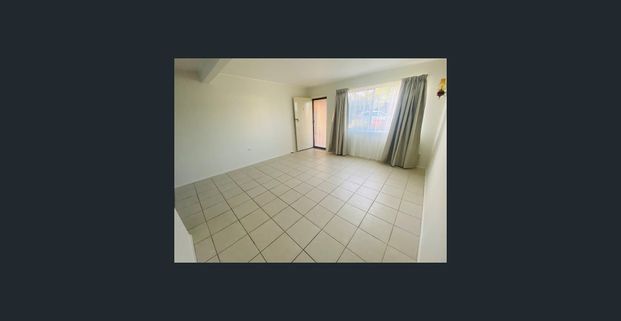 Cozy Unit - Hop Skip & Jump to Clontarf Waterfront - Photo 1