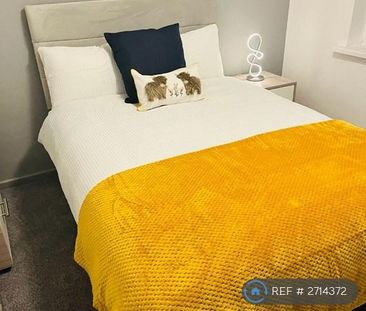 1 bedroom in a house share to rent - Photo 2