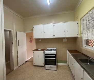 Lovely Brick Home on Corner Block – Great Shed! - Photo 6