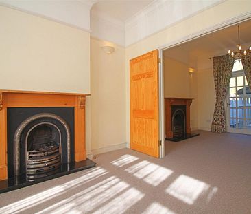 5 Bedroom House To Let - Photo 3