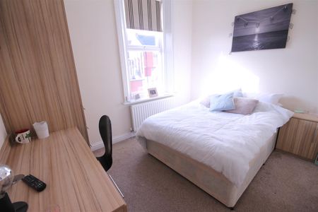 Cavendish Road, Jesmond, Newcastle Upon Tyne - Photo 4